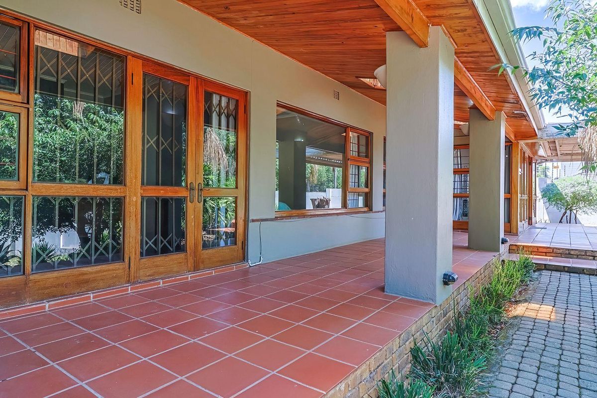 4 Bedroom Home in Fairland - Photo 5