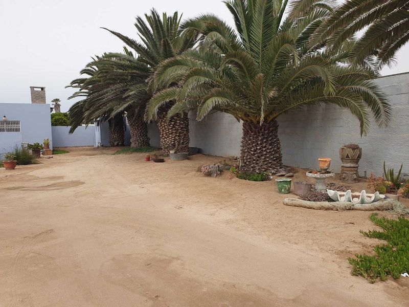 "Spacious 5-Bed Home: Ideal for Families or Investors!" - Photo 3