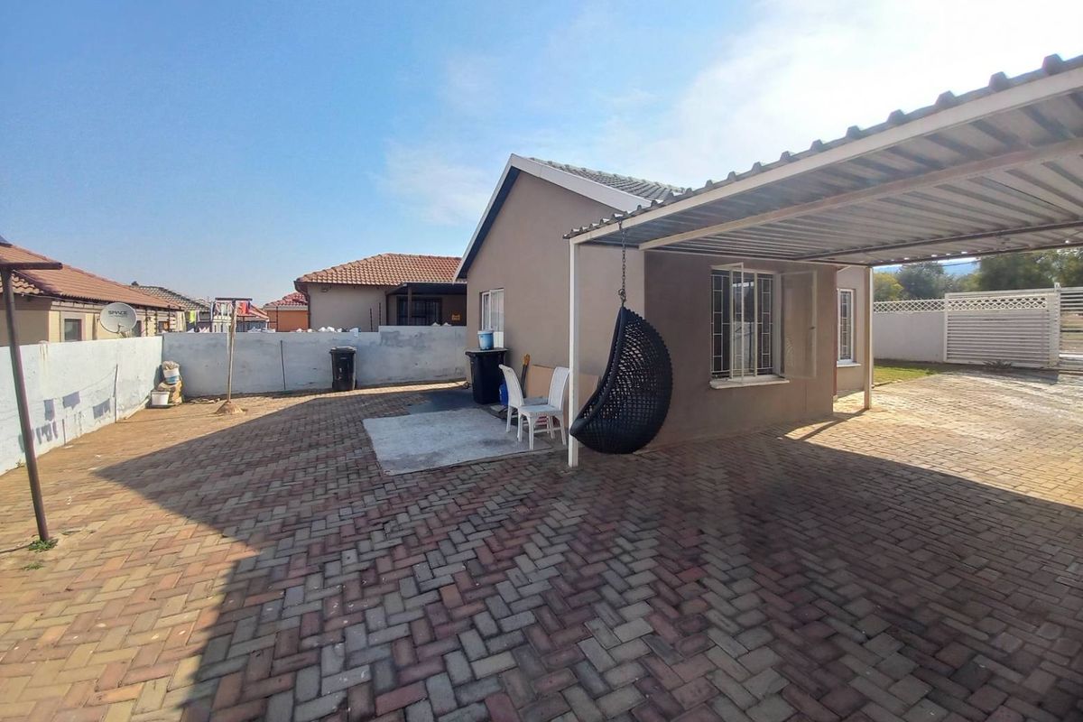 Two bedroom house for sale - Photo 3