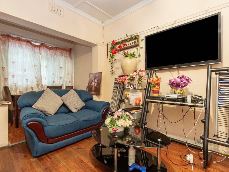 2 Bedroom House with Flatlet in Brooklyn -R1.25m - Photo 3