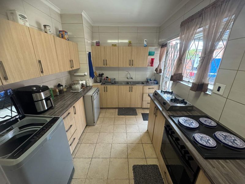 Family Home for sale - Photo 7
