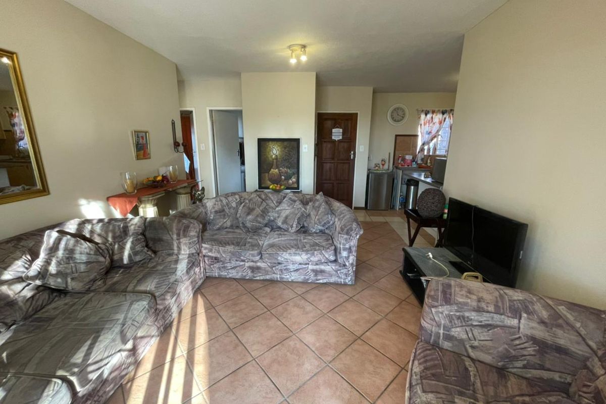 Investor Opportunity – 2 Bedroom Ground Floor Unit in Secure Estate - Photo 5