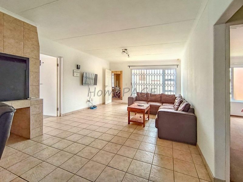 Meersig, Walvis Bay:  3 Bedr Unit in Meersig Heights is for Sale - Photo 6