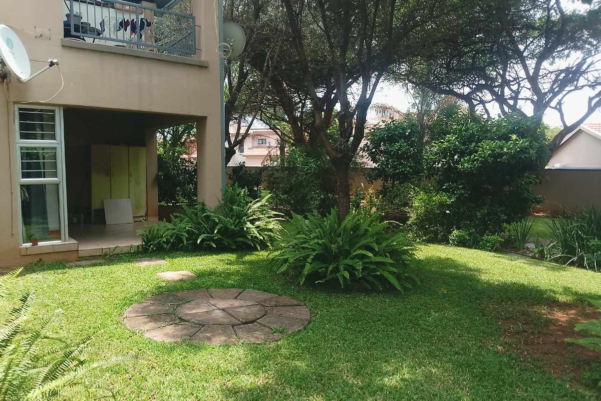 Discover Your Dream Home: Elegant 2-Bed Corner Unit Awaits! - Photo 2