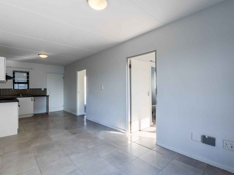 2 Bedroom Apartment - Photo 8