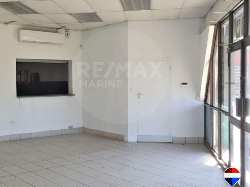 Versatile 700m2 Workshop with Prime Exposure & Smart Features - Photo 3