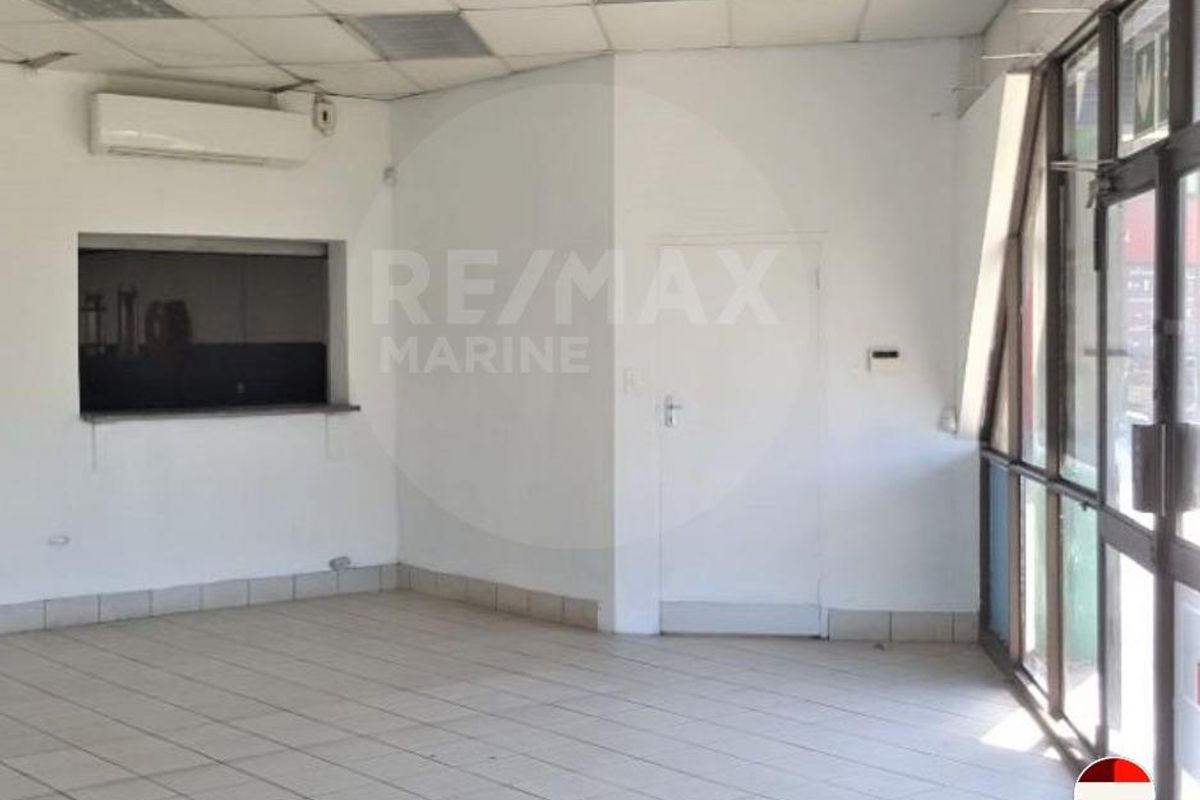 Versatile 700m2 Workshop with Prime Exposure & Smart Features - Photo 3