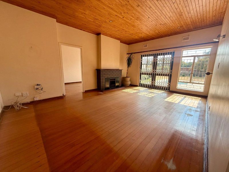 5 bedroom house for rental in vryheid - Photo 10