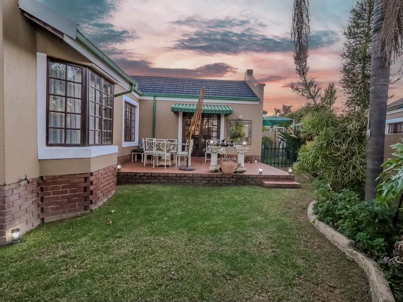 Charming 3-Bedroom Cluster Home in a Safe, Peaceful Complex - Photo 2