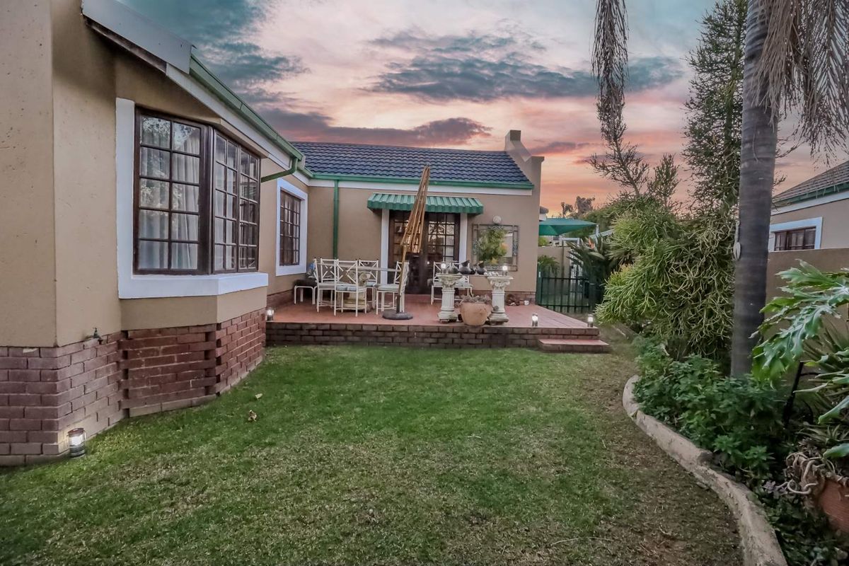 Charming 3-Bedroom Cluster Home in a Safe, Peaceful Complex - Photo 2