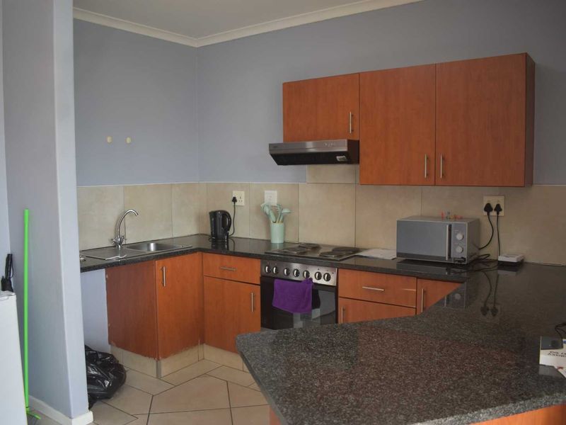 Secure lock up & go Apartment! - Photo 4