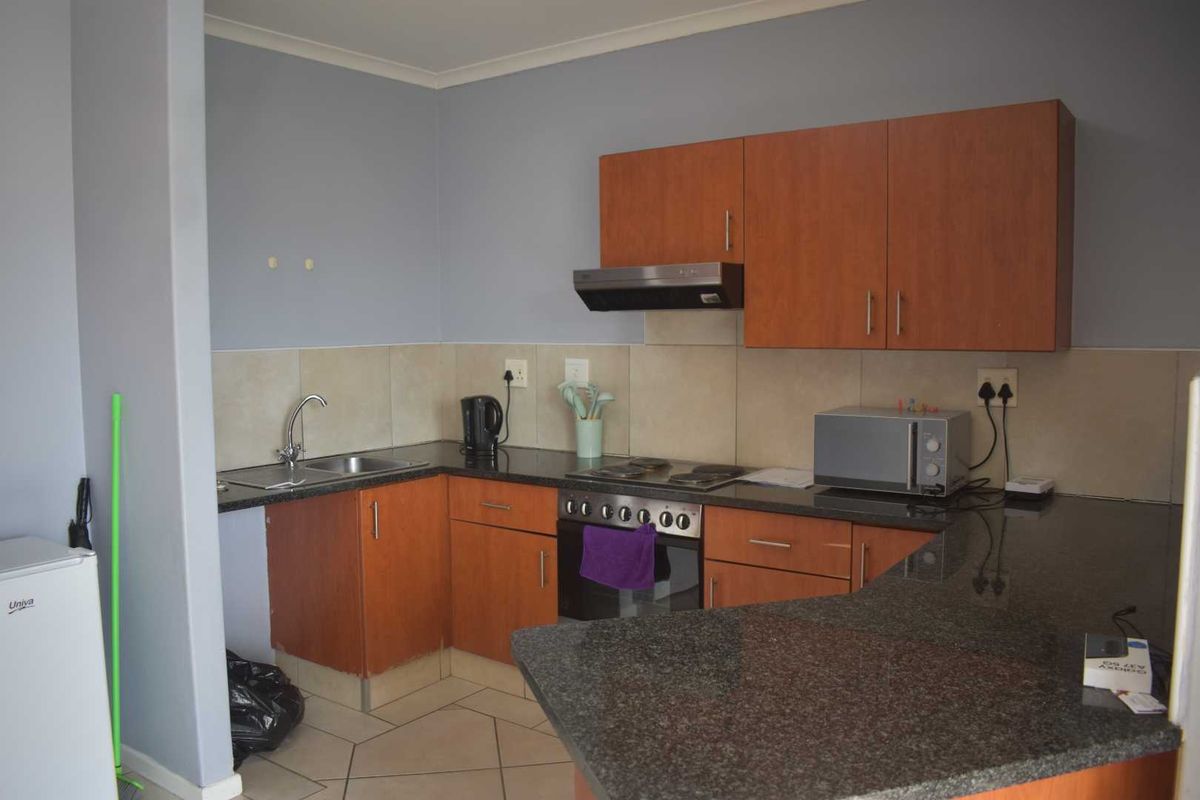 Secure lock up & go Apartment! - Photo 4