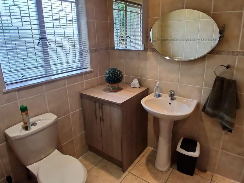 Beautiful 3 Bedroom house for sale - Photo 5