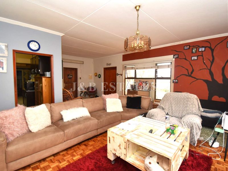 3-Bedroom House With Beautiful Lapa In Prime Area - Photo 5