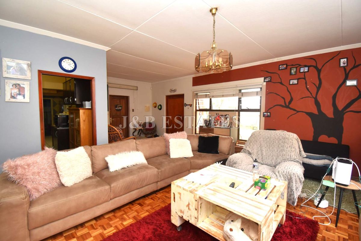 3-Bedroom House With Beautiful Lapa In Prime Area - Photo 5