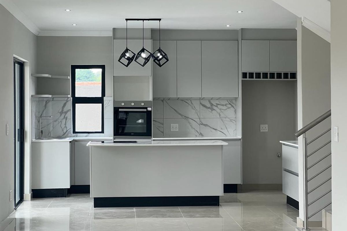 Elegant 4-Bedroom Home in Zambezi Manor Estate - Photo 4