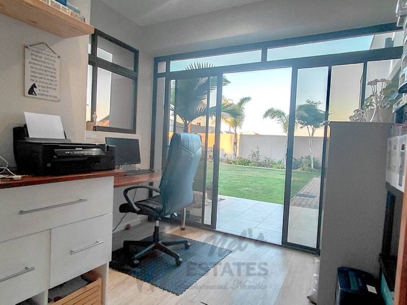 Impressive and Modern Home For Sale in Kramersdorf, Swakopmund - Photo 5