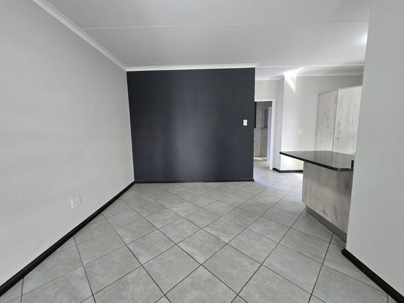 Secure & modern first floor unit for sale in Norton Home Estates - Photo 4