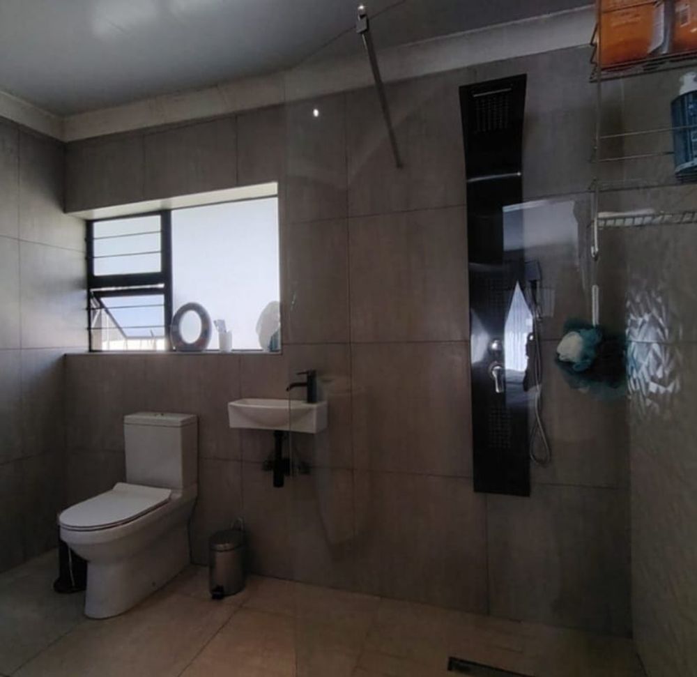 2nd Bathroom
