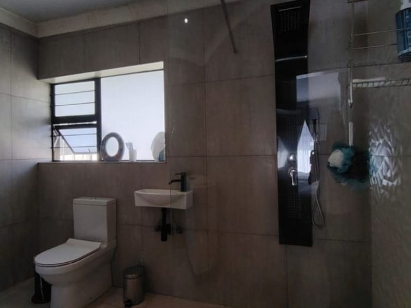 Solar-Powered Serenity with Ample Parking & Pool! - Photo 9