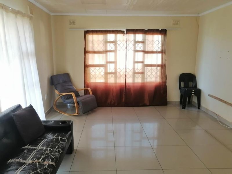 For Sale: 3-Bedroom Home in Umlazi AA - Photo 2