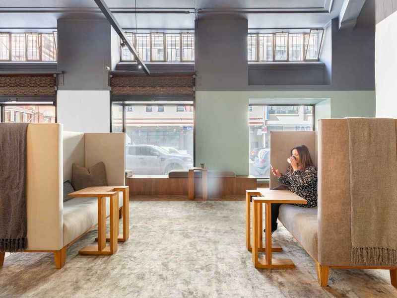 24/7 access to designer office space for 4 persons in Spaces 50 Long Street. - Photo 5