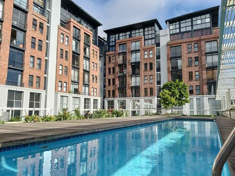 2 bed duplex in sought after Wembley square - Photo 5