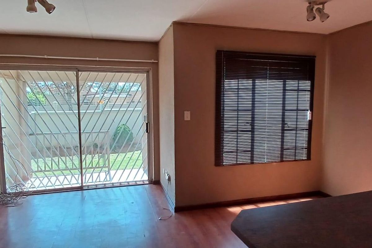 Glen Marais – Renovated 3-Bedroom Home - Photo 4