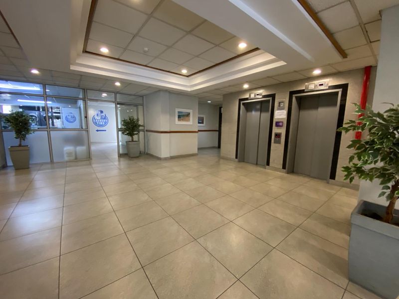 Sunny North Facing Apartment with Mountain Views - Photo 2