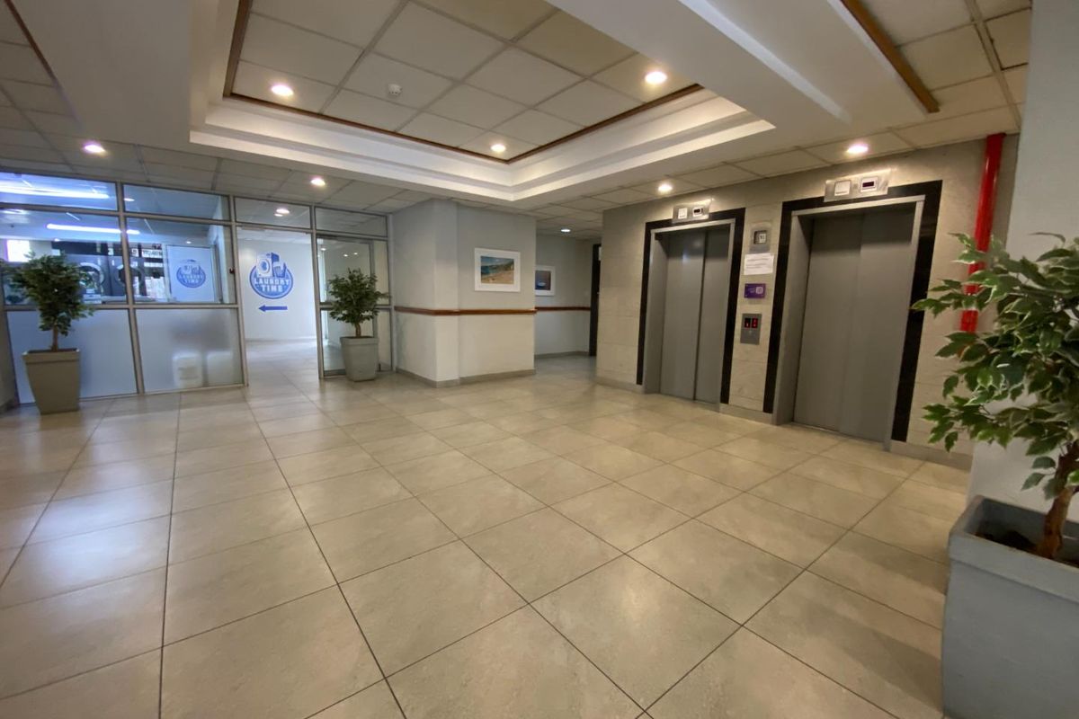 Sunny North Facing Apartment with Mountain Views - Photo 2