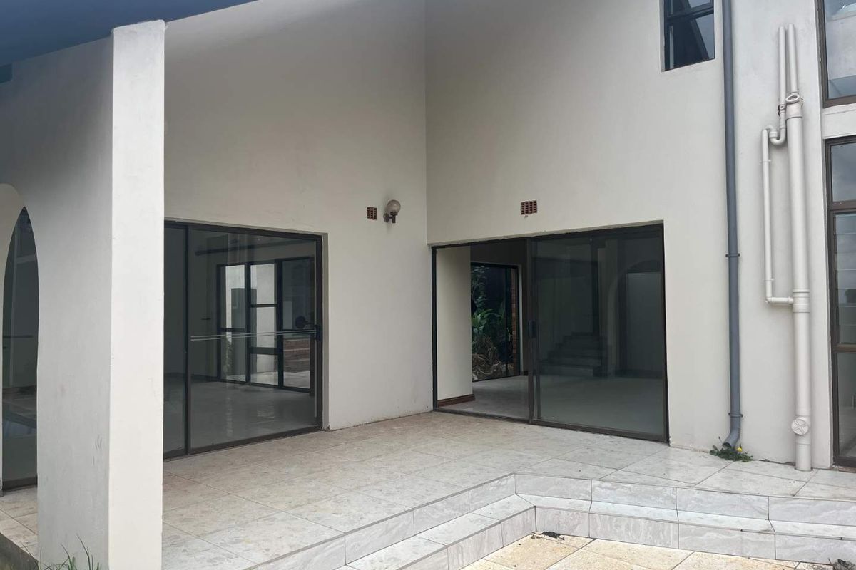 Elegant 5 Bedroom Family Home for Sale | Double Storey with Pool, Garden & Staff Quarters - Photo 3