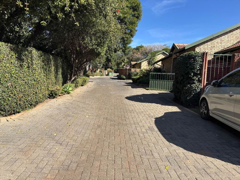 Secure 2 Bedroom Townhouse in Die Wilders For Sale - Photo 3