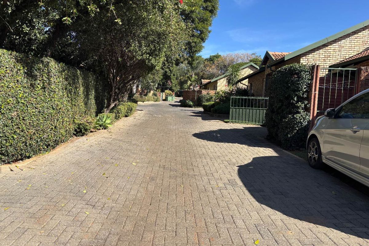 Secure 2 Bedroom Townhouse in Die Wilders For Sale - Photo 3