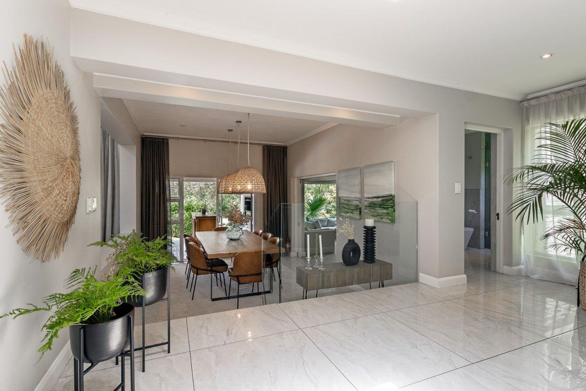 SINGLE STOREY SPLENDOUR - Photo 3