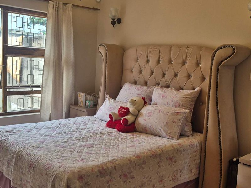 Perfectly Positioned! - Photo 8