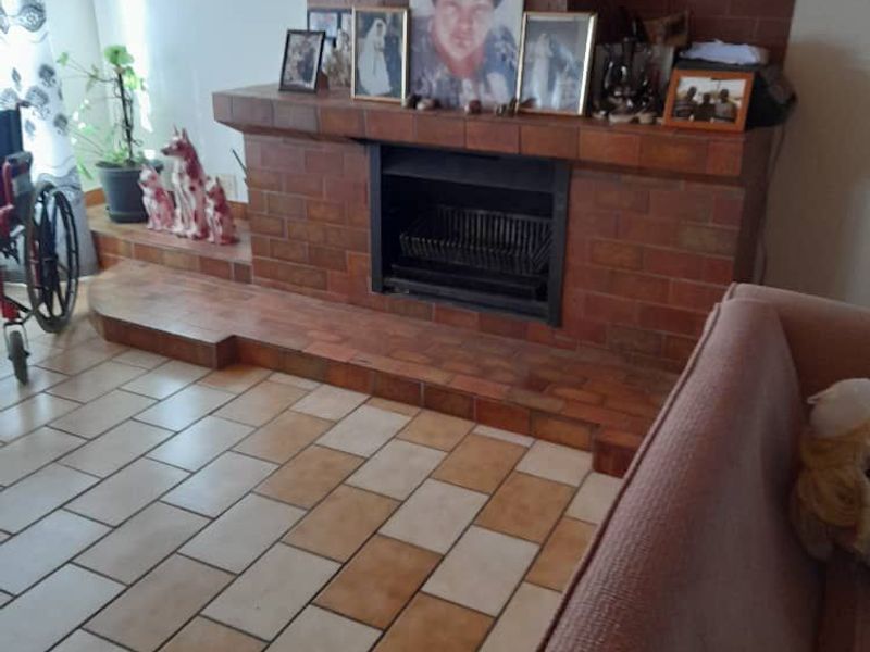 HOUSE FOR SALE  Khomasdal | Luxury Hill - Photo 5