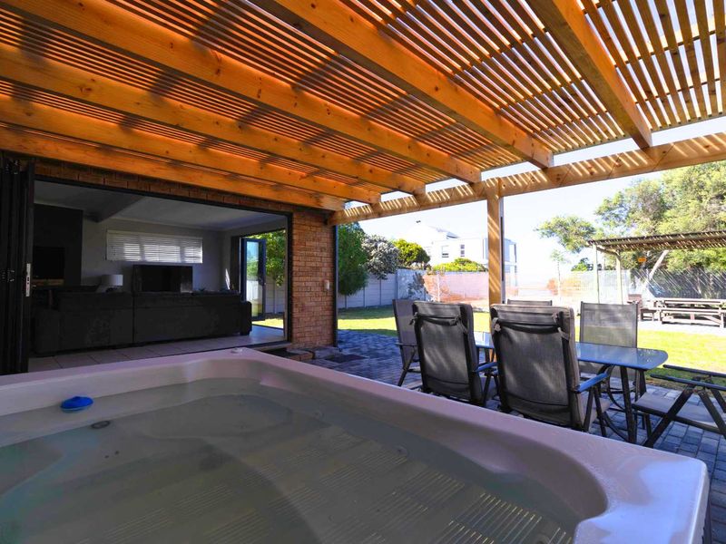 This Is What Coastal Living Was Always Meant to Feel Like! - Photo 6