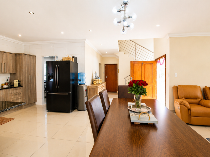 Elegant Family Duplex in Blue Valley Golf Estate - Photo 6