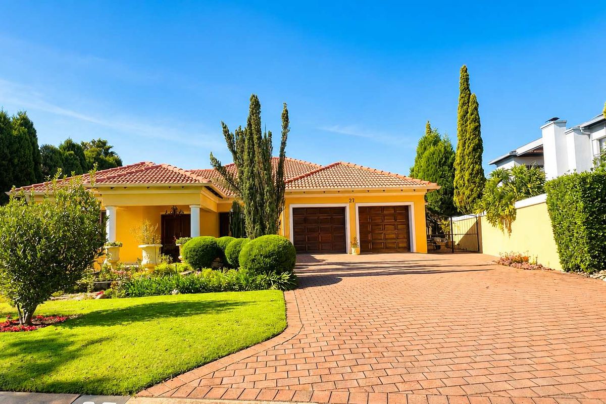 A Rare Midstream Gem - Immaculate, Freshly Painted Family Home | 3 Bedrooms | 1 Study | 3 Bathrooms | Midstream Estate - Photo 4