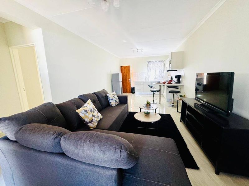 2 Bedroom Townhouse For Sale in Wanaheda - Photo 2