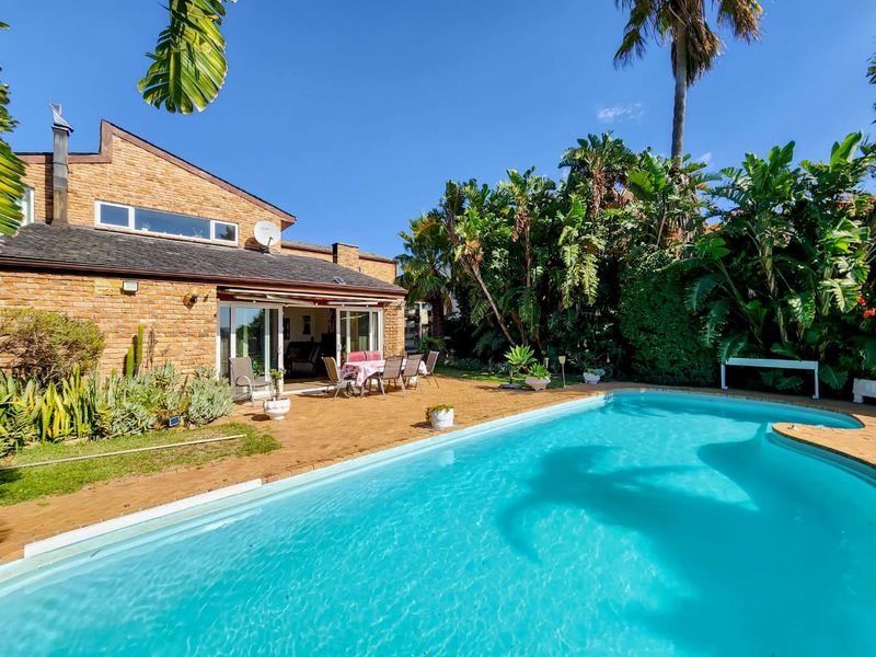 Stunning Zeekoevlei Home: Space, Comfort & Serenity Await! - Photo 10