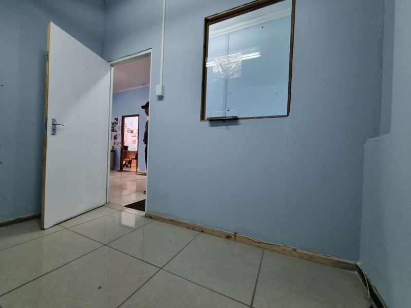 Available space to rent - Photo 8