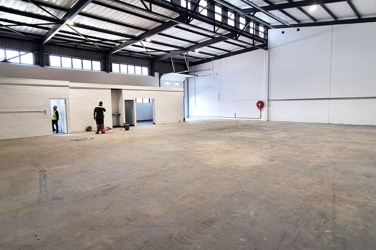 Newly Refurbished Warehouse Close to Builder's Warehouse - Photo 2