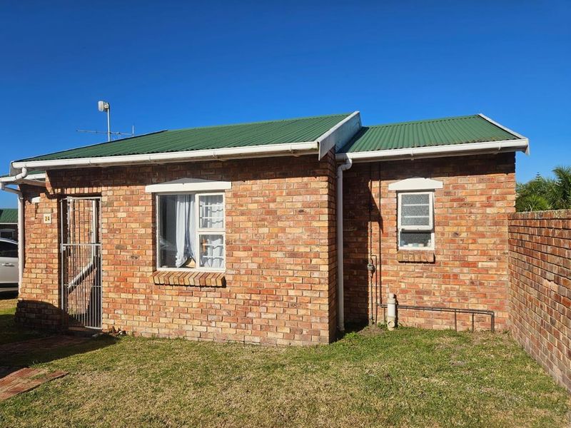 2 Bedroom Townhouse in Lorraine - Photo 4