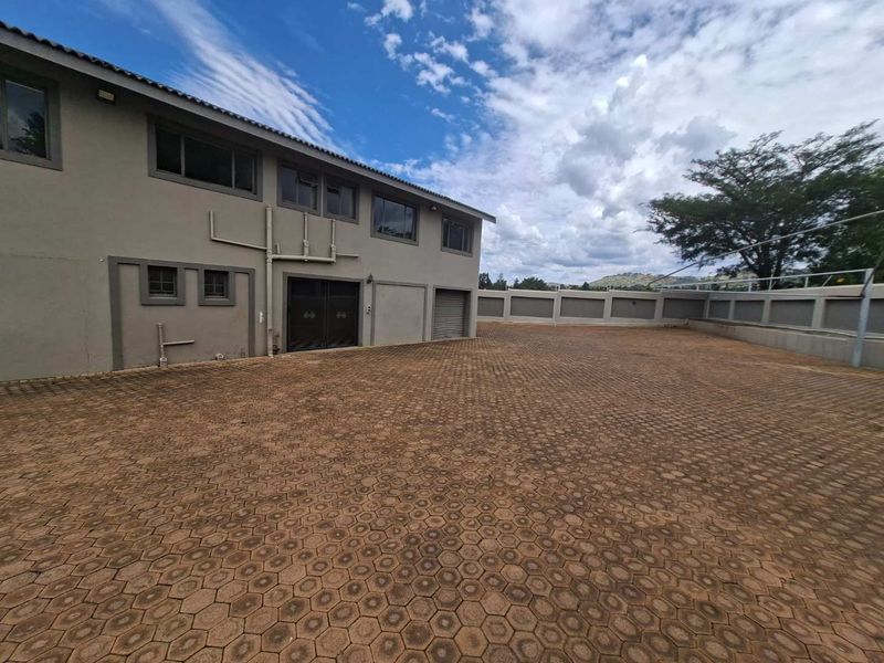 MODERN STANDALONE OFFICE SPACE IN RUIMSIG - Photo 1