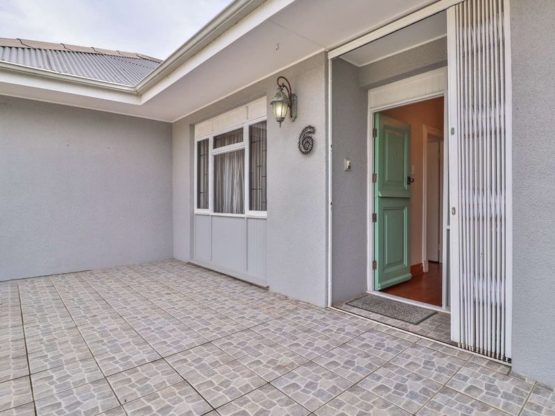 Prime location close to amenities - Photo 4