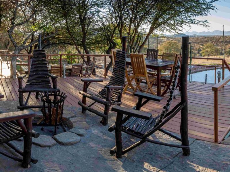 FOR SALE- BEAUTIFUL SMALL HOLDING IN BRAKWATER, WINDHOEK, NAMIBIA.(HAS GREAT POTENTIAL TO APPLY FOR B&B AND DAY TO DAY ACCOMMODATION) - Photo 5