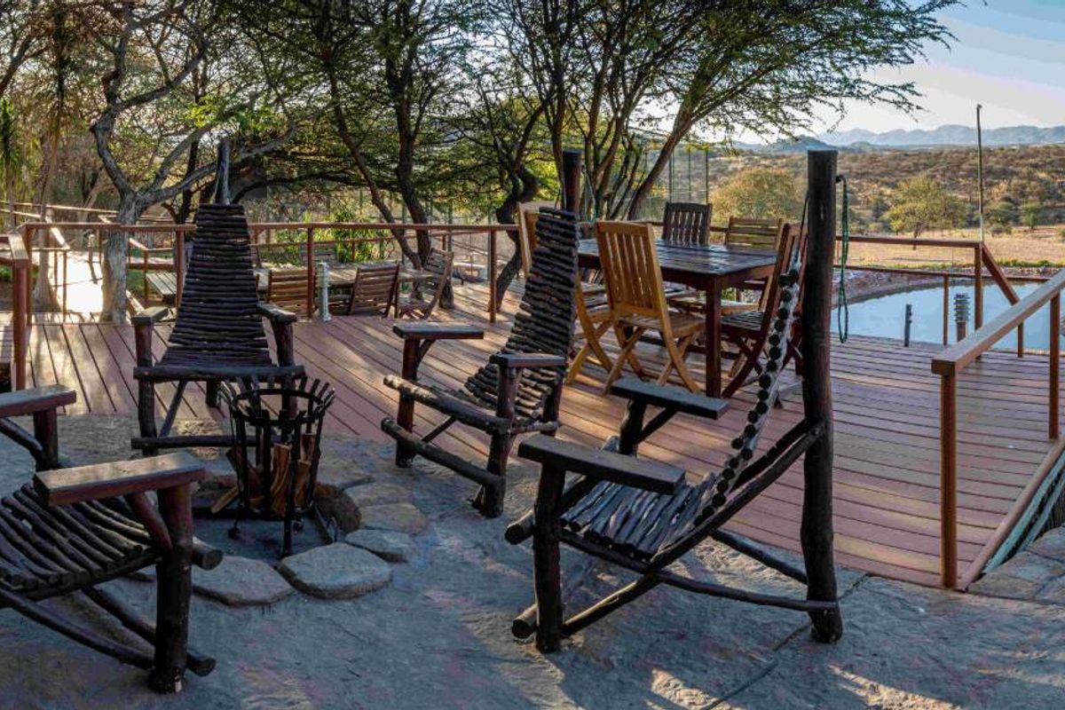 FOR SALE- BEAUTIFUL SMALL HOLDING IN BRAKWATER, WINDHOEK, NAMIBIA.(HAS GREAT POTENTIAL TO APPLY FOR B&B AND DAY TO DAY ACCOMMODATION) - Photo 5