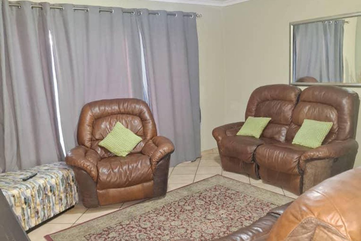 FOR SALE – Beautiful 4-Bedroom Family Home |  Pionierspark - Freestanding house with flat - Photo 3