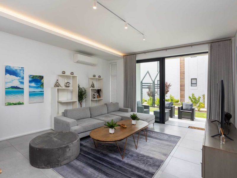 Exquisite Ambrosia ground floor apartment at the Polo Village Apartments II - Photo 5